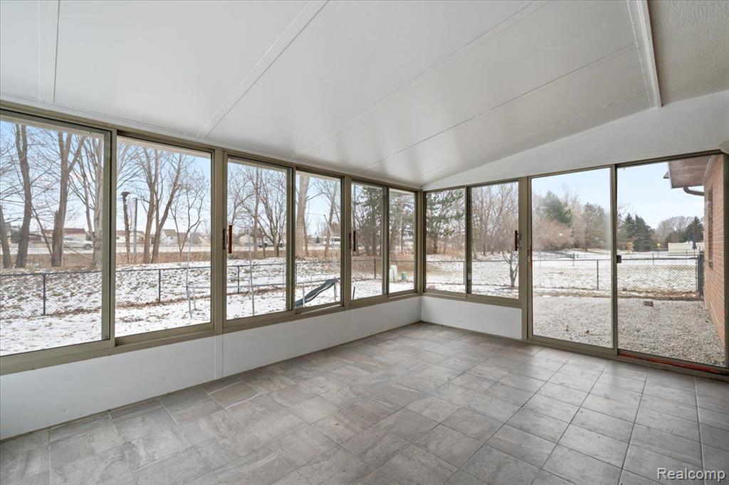 41174 WESTFIELD Circle, Canton, MI 48188 — Photo 21