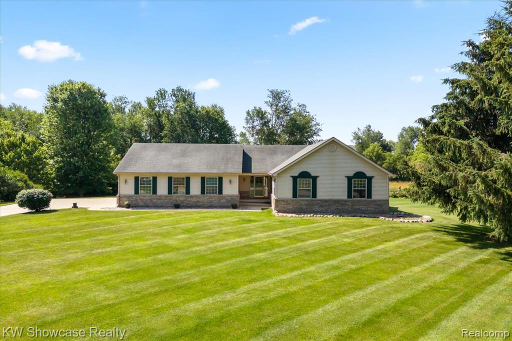 5037 Scheuners Way, Howell, MI 48843 — Photo 12