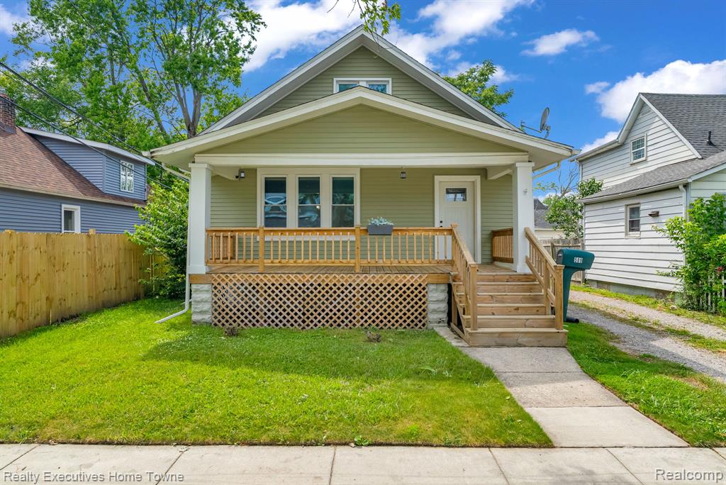 509 13th Street, Port Huron, MI 48060 — front exterior