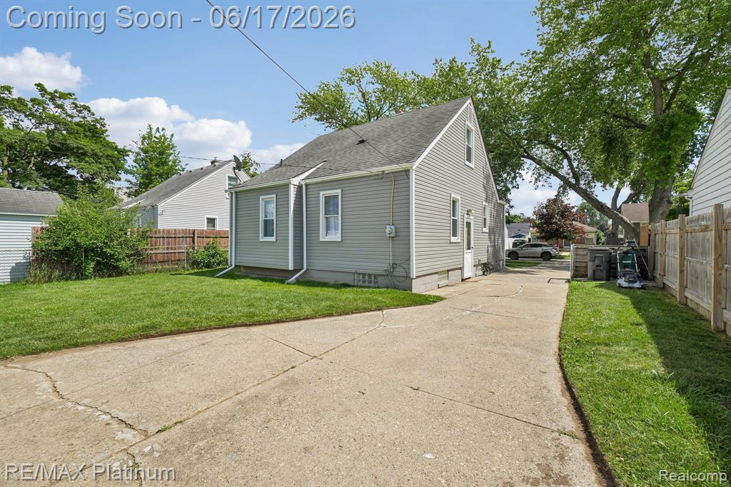 56 Charlevoix Street, Clawson, MI — Photo 24