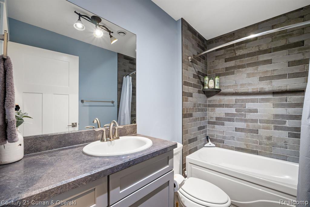 1306 Victoria Lane, Fenton, MI 48430 — Photo 44