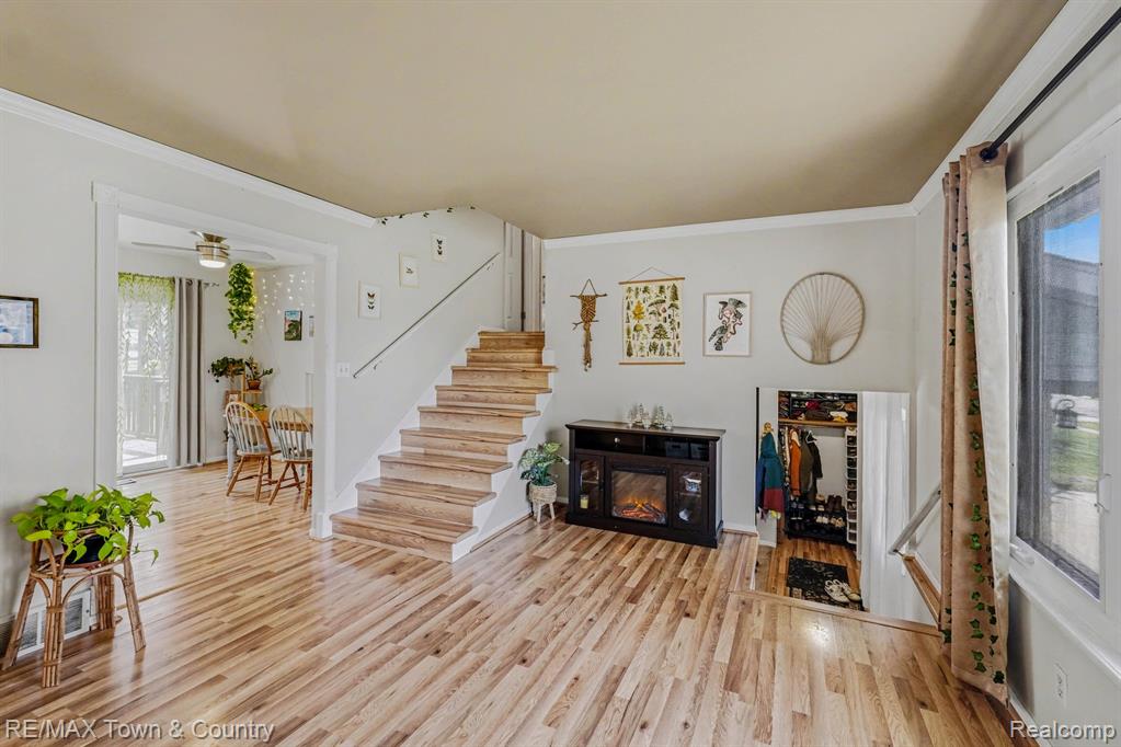 527 Spring Lane, Flushing, MI 48433 — Photo 4