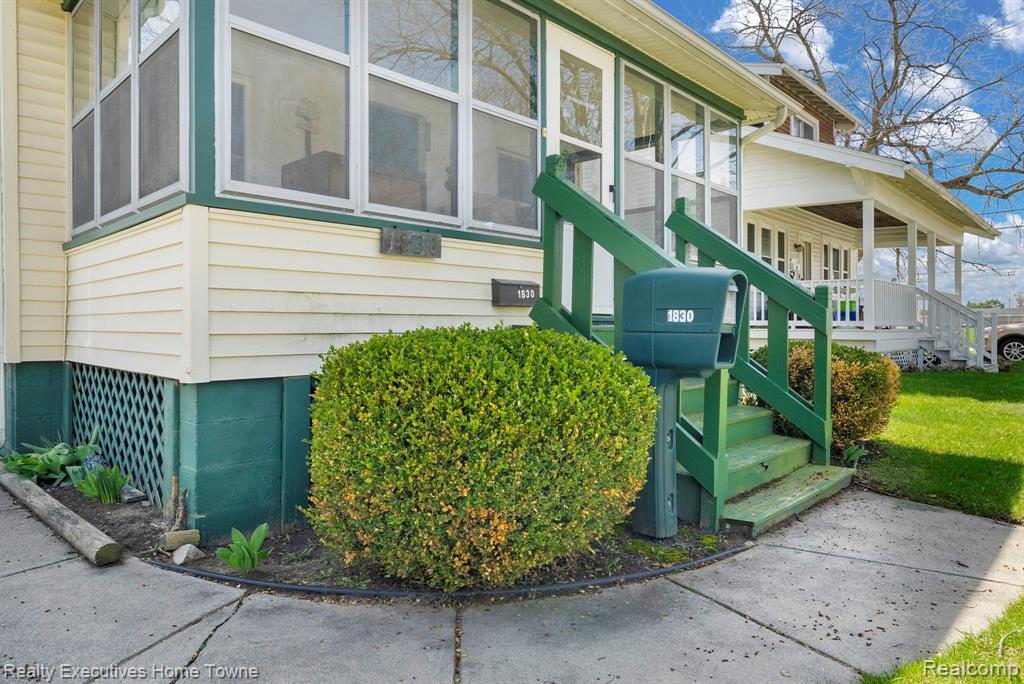 1830 Gillett Street, Port Huron, MI 48060 — Photo 5