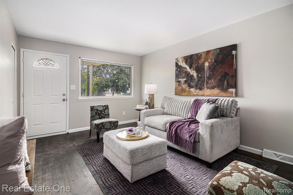 669 Highland Avenue, Lincoln Park, MI 48146 — Photo 5