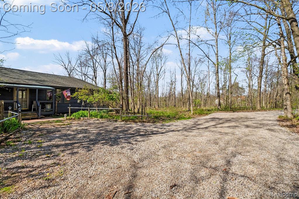 9277 Graytrax Road, Grand Blanc, MI 48439 — Photo 5