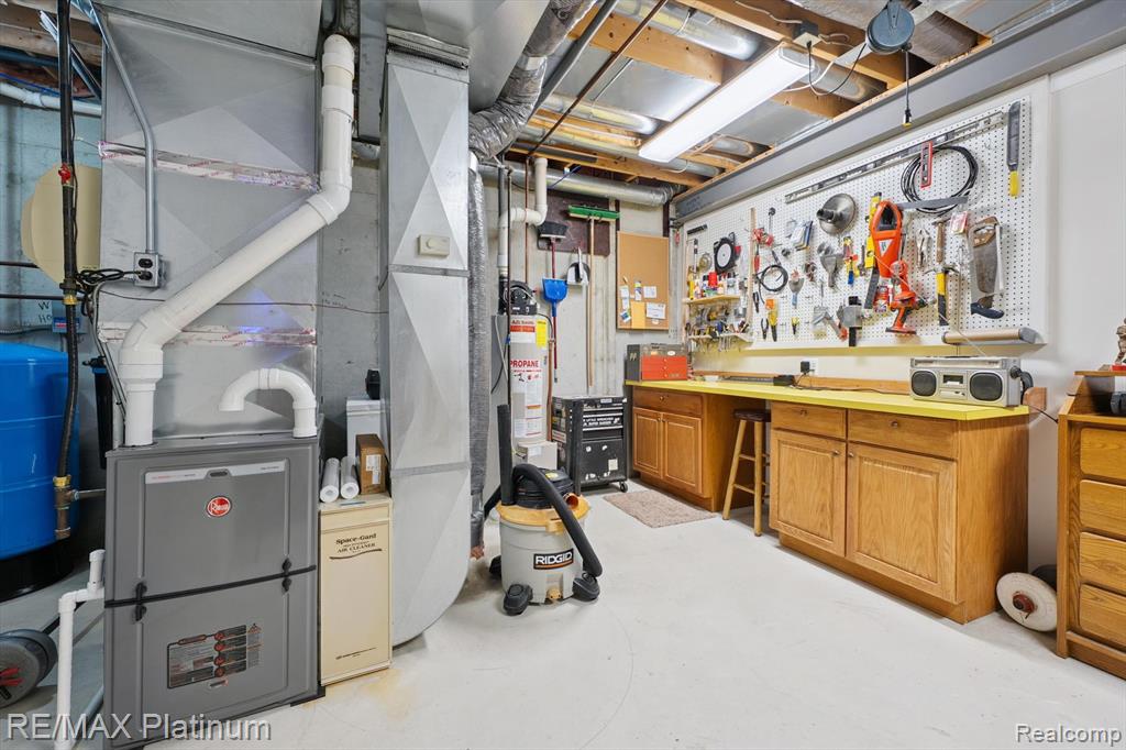 8872 Thornapple Drive, Pinckney, MI 48169 — Photo 51