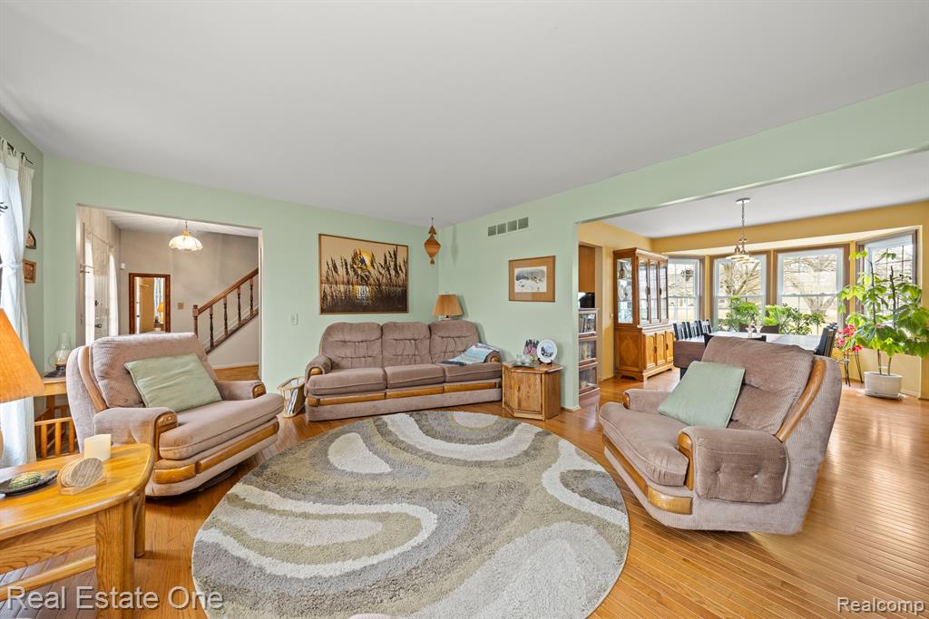 45831 SHEFFIELD Drive, Novi, MI — Photo 10