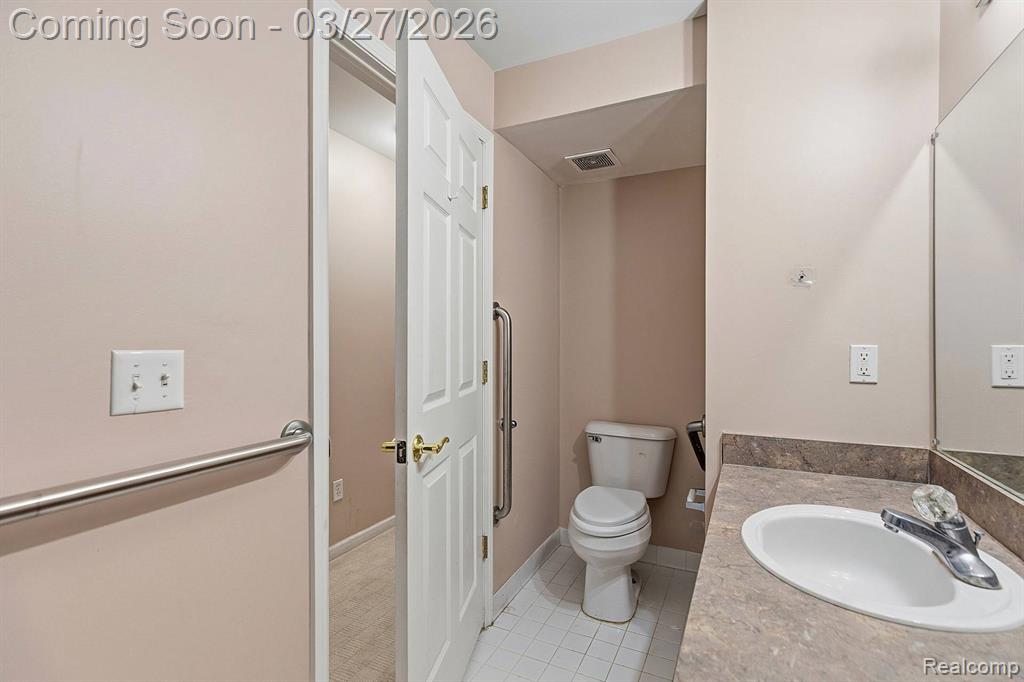 43427 Claremont Drive E, Clinton Twp, MI 48038 — Photo 18