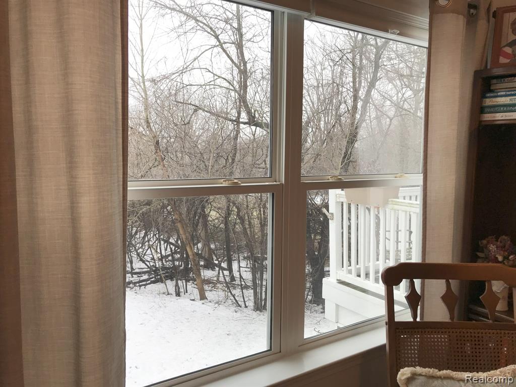 756 FIELDSTONE Circle W, Chelsea, MI 48118 — Photo 17