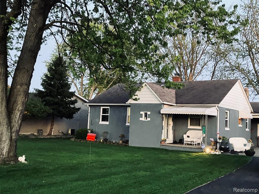 47978 Jefferson Avenue, Chesterfield, MI 48047 — front exterior