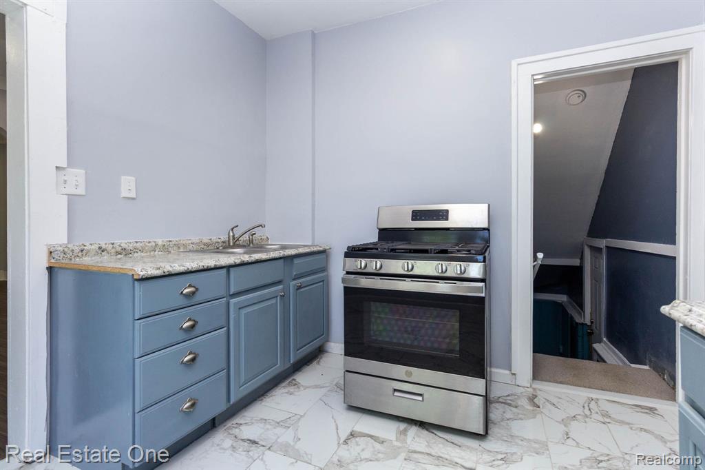 17172 Waltham Street, Detroit, MI 48205 — Photo 11
