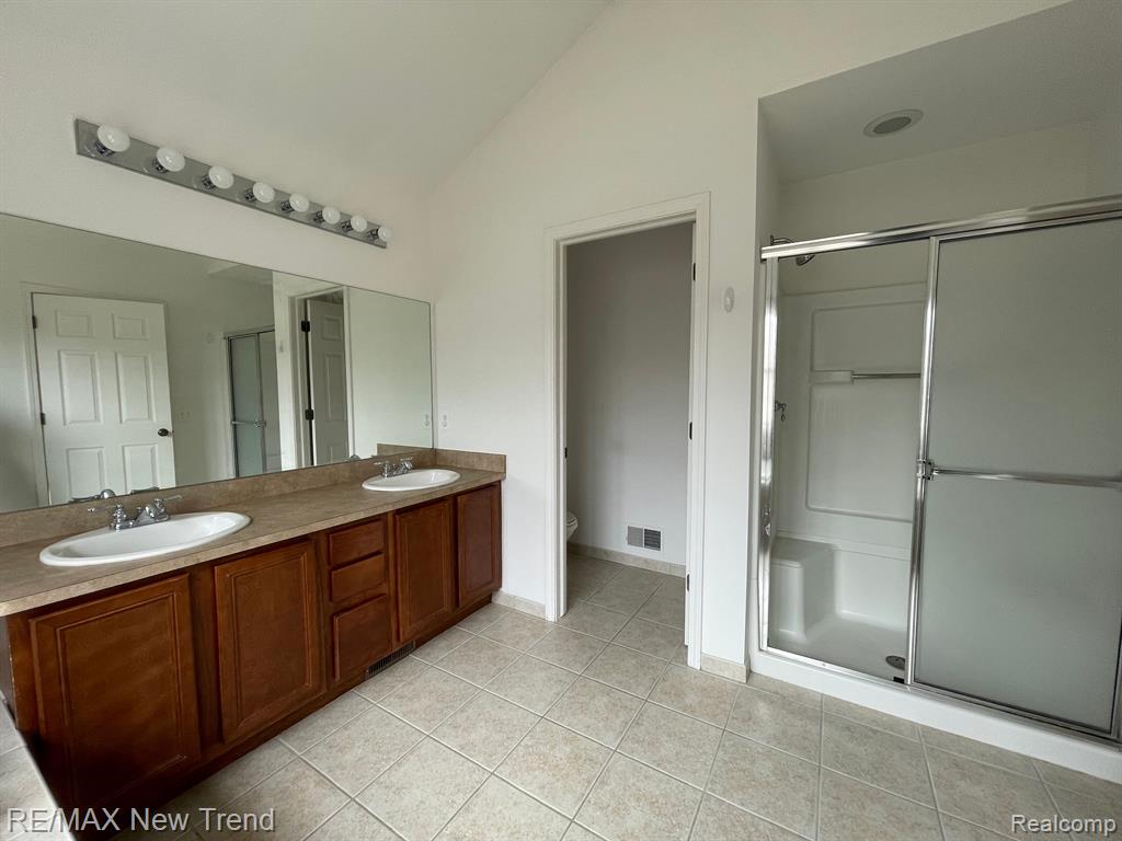 41261 N MAPLEWOOD Drive, Canton, MI 48187 — Photo 15
