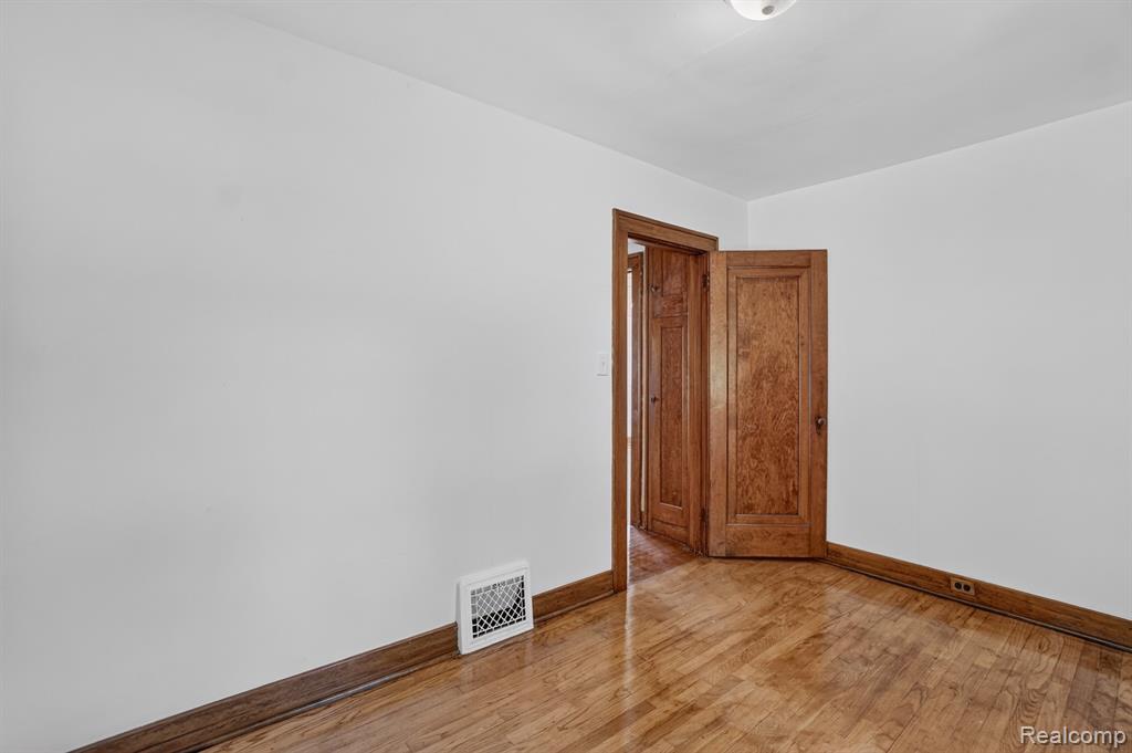 702 Leland Street, Flint, MI 48507 — Photo 18