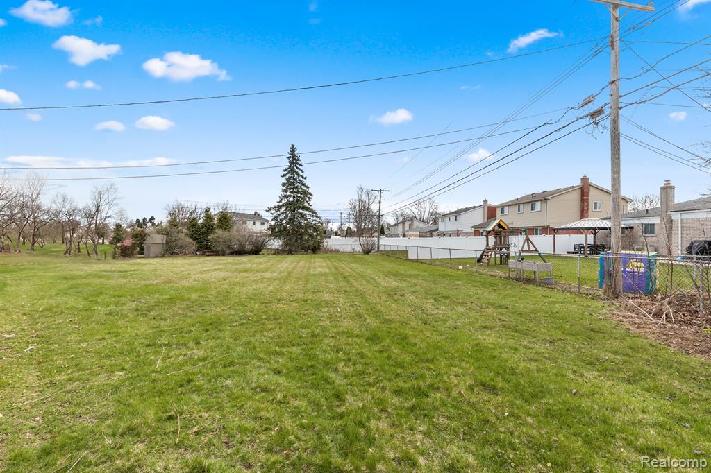 4151 red cedar Street, Trenton, MI 48183 — Photo 36