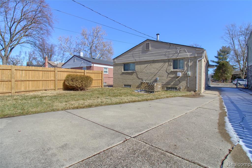 7427 Arcola Street, Westland, MI — Photo 24