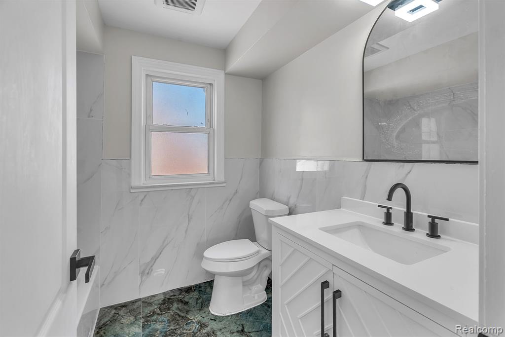8128 Grayfield Street, Dearborn Heights, MI 48127 — Photo 33