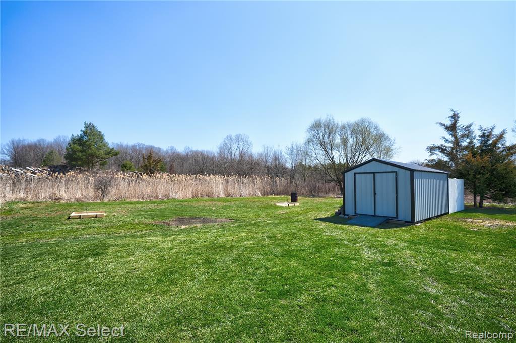 8235 Linden Road, Swartz Creek, MI 48473 — Photo 10