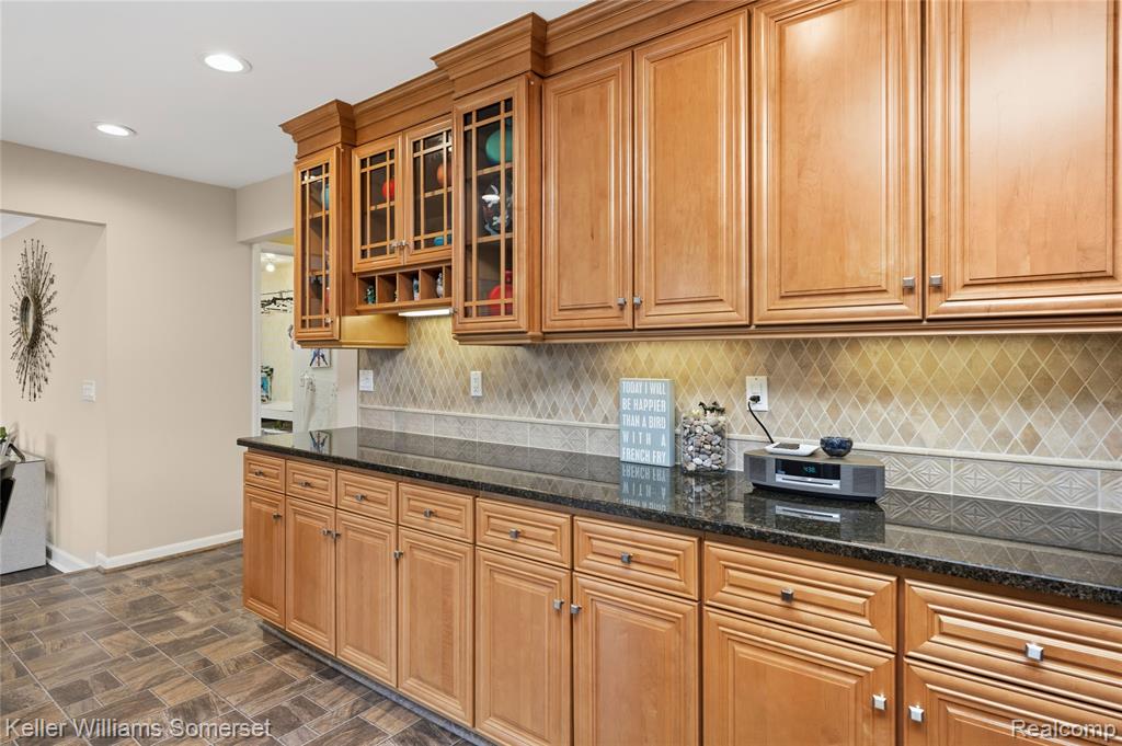 447 Antoinette Drive, Rochester Hills, MI 48309 — Photo 26