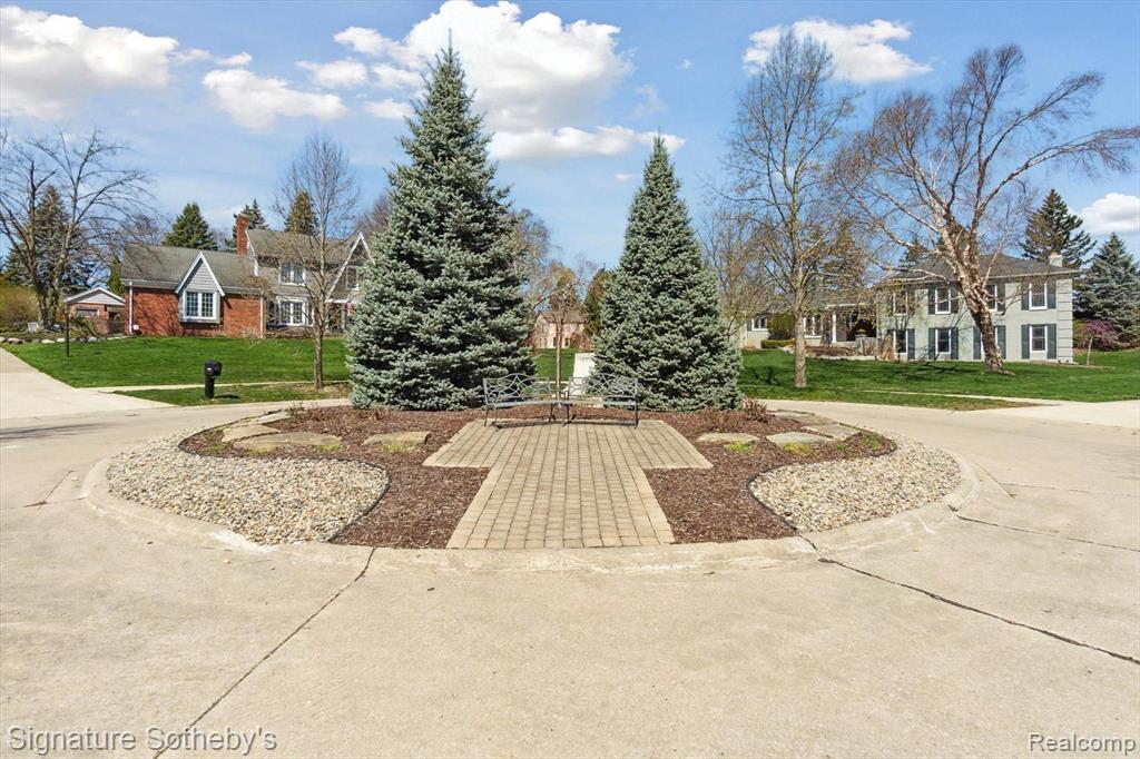 5896 HUNTERS GATE Drive, Troy, MI 48098 — Photo 33
