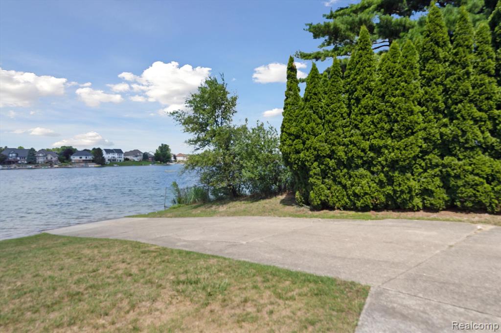 575 Thornehill Trail, Oxford, MI 48371 — Photo 55
