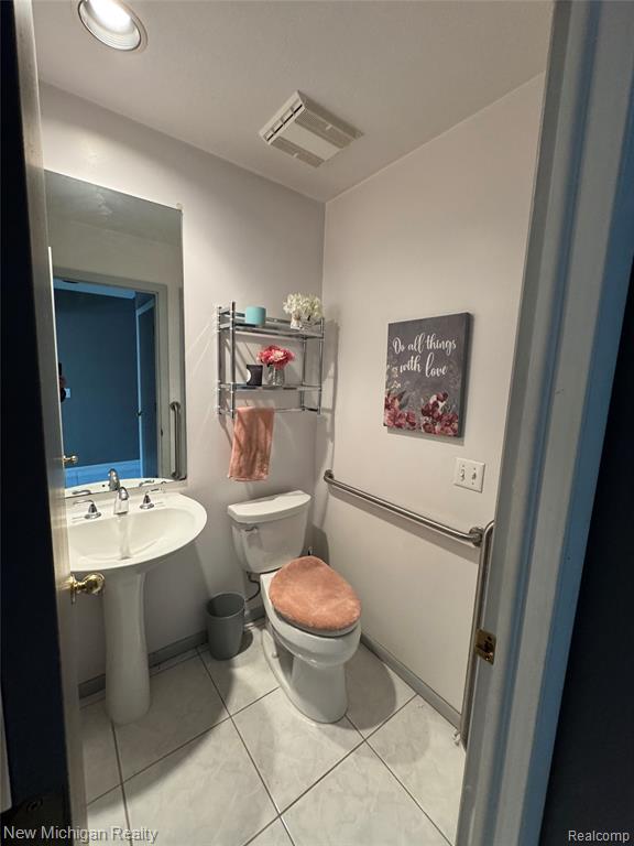 704 Wilkshire Court, Grand Blanc, MI 48439 — Photo 13