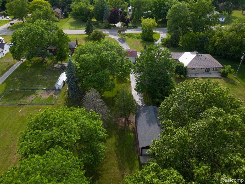 21515 Huron River Drive, New Boston, MI 48164 — Photo 46