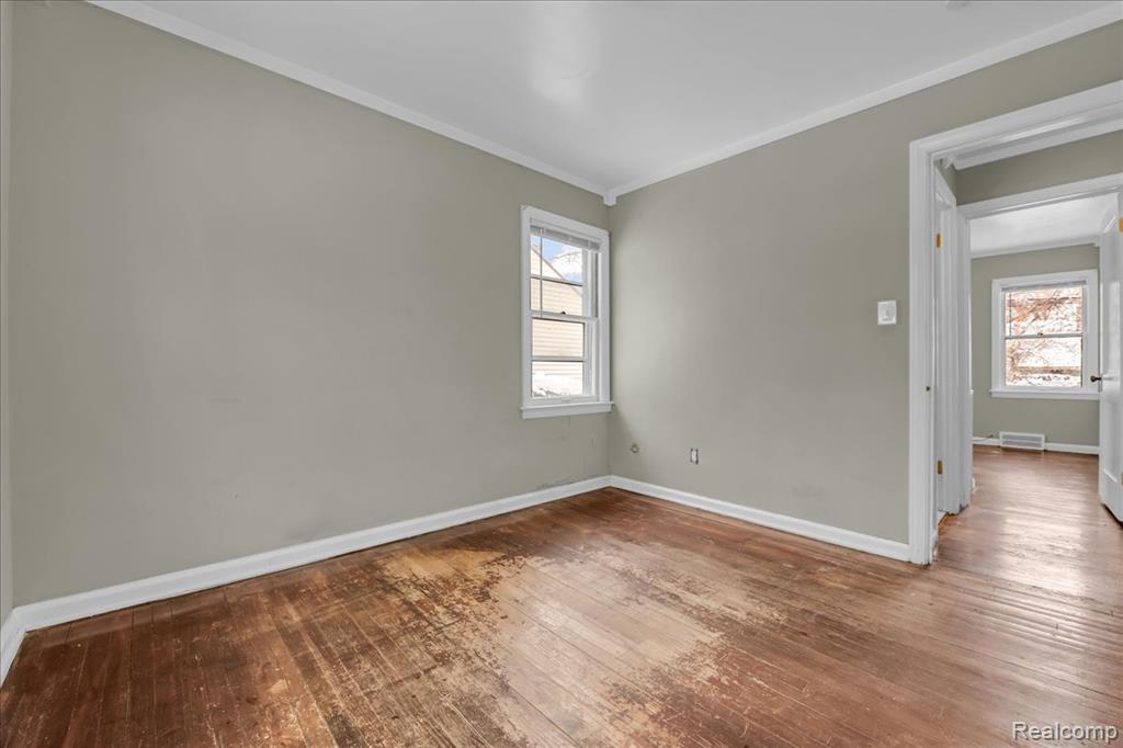 18981 Kenosha Street, Harper Woods, MI 48225 — Photo 10