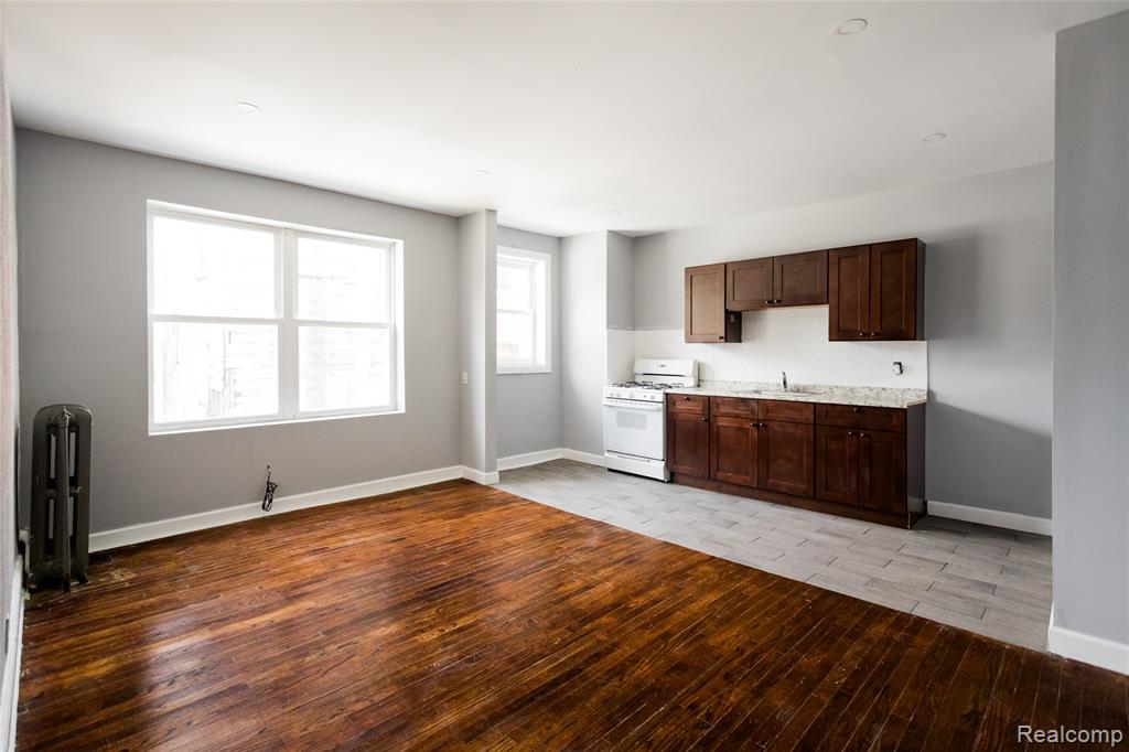 2500 Hurlbut Street, Detroit, MI 48214 — Photo 2