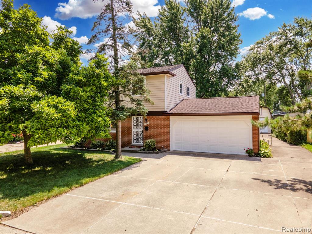 8252 Tinkler Road, Sterling Heights, MI 48312 — front exterior