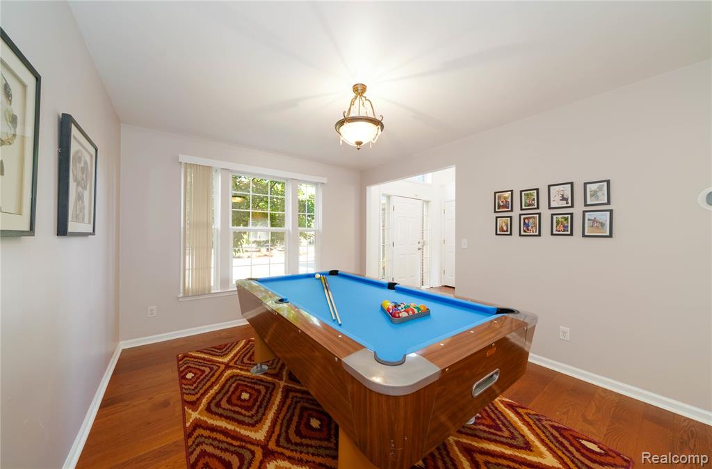 802 Castle Pine Court, Pontiac, MI 48340 — Photo 16