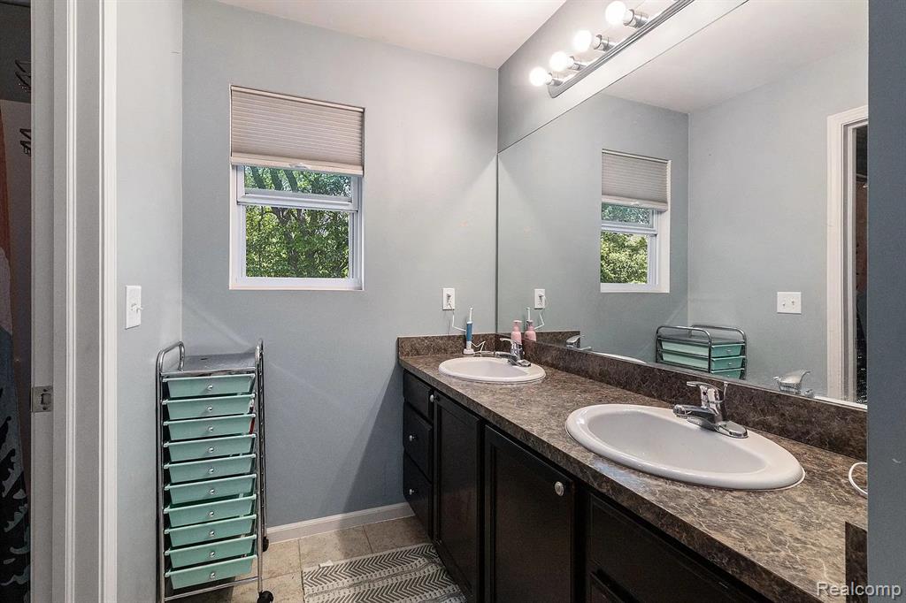 37459 Dianne Lane, New Boston, MI 48164 — Photo 12