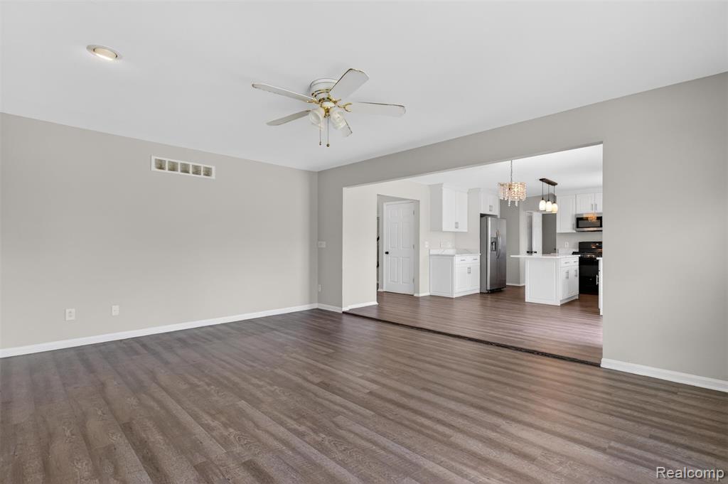 4642 Pond Run, Canton, MI 48188 — Photo 18