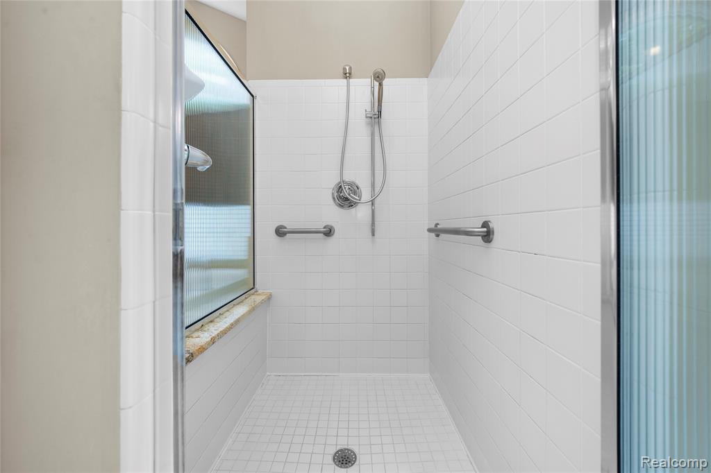 6567 Claremore Court, West Bloomfield, MI — Photo 27