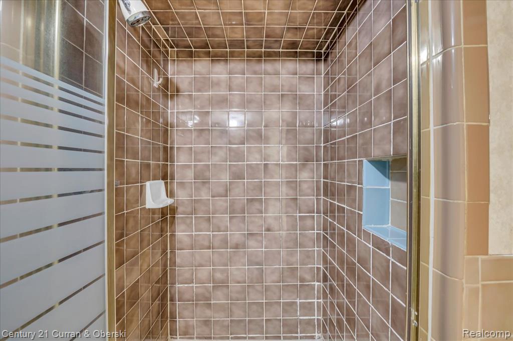 5965 Berwyn Street, Dearborn Heights, MI 48127 — Photo 21