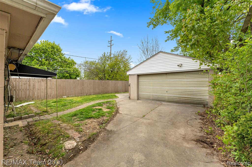 7322 Fenton Street, Dearborn Heights, MI 48127 — Photo 27