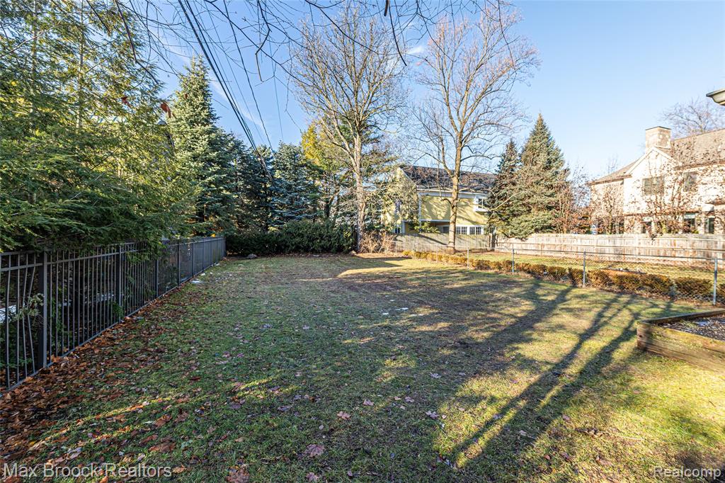 758 Chester Street, Birmingham, MI 48009 — Photo 23