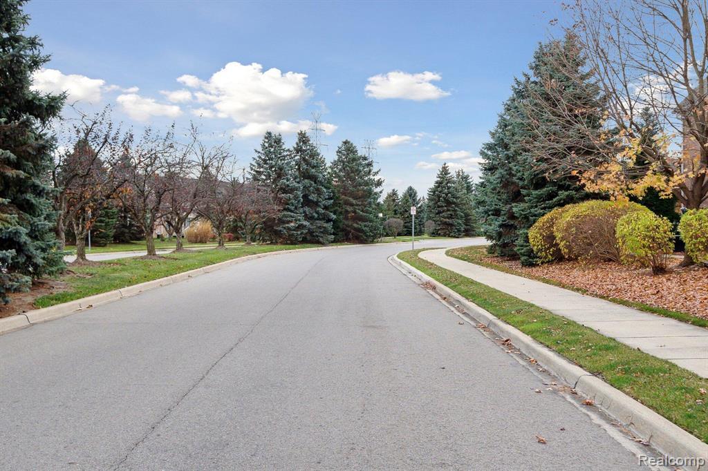 435 Carson Drive, Westland, MI — Photo 29