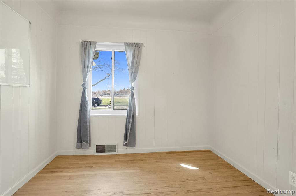8155 VERMONT Avenue, Warren, MI 48093 — Photo 18