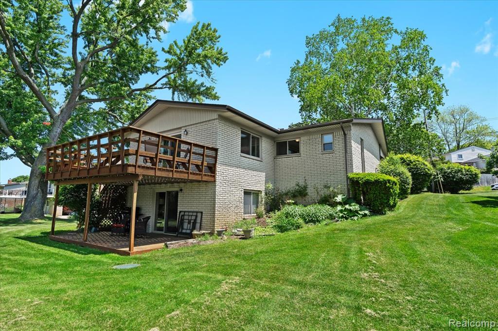 8876 Sandy Crest Drive, White Lake, MI — Photo 31