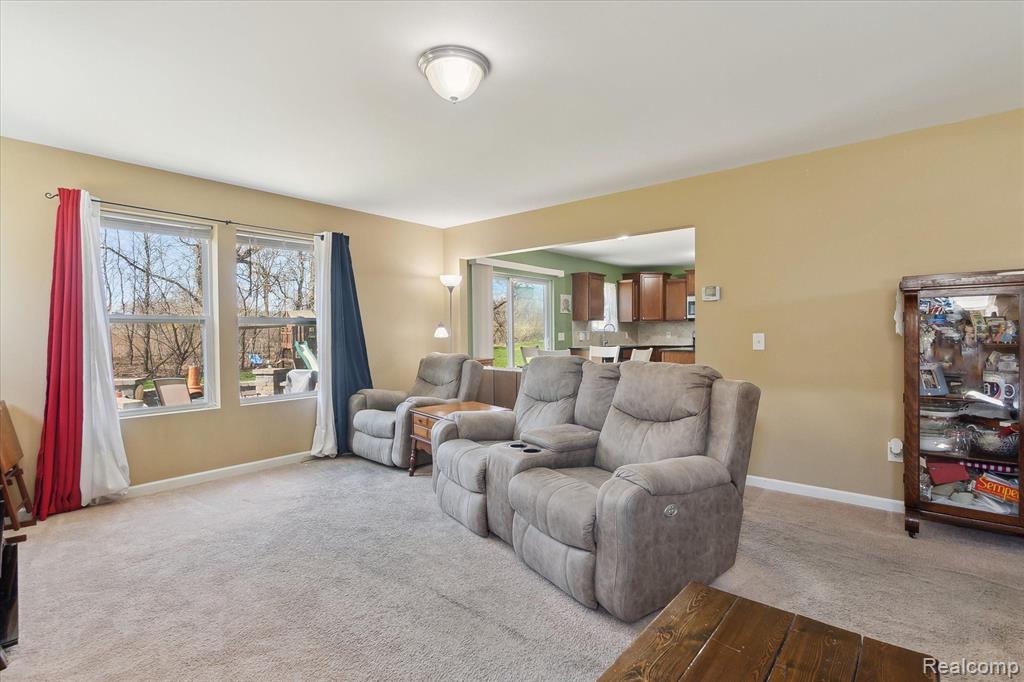 658 GLENLIVET Street, Howell, MI 48843 — Photo 9