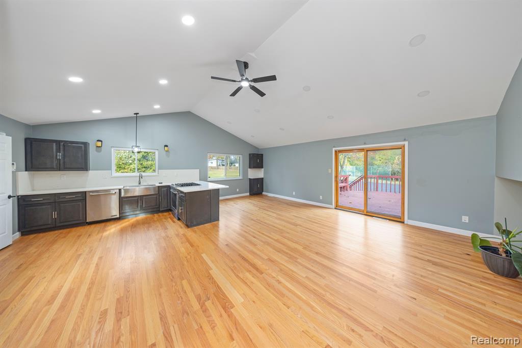 5731 FARMINGTON Road, West Bloomfield, MI — Photo 11