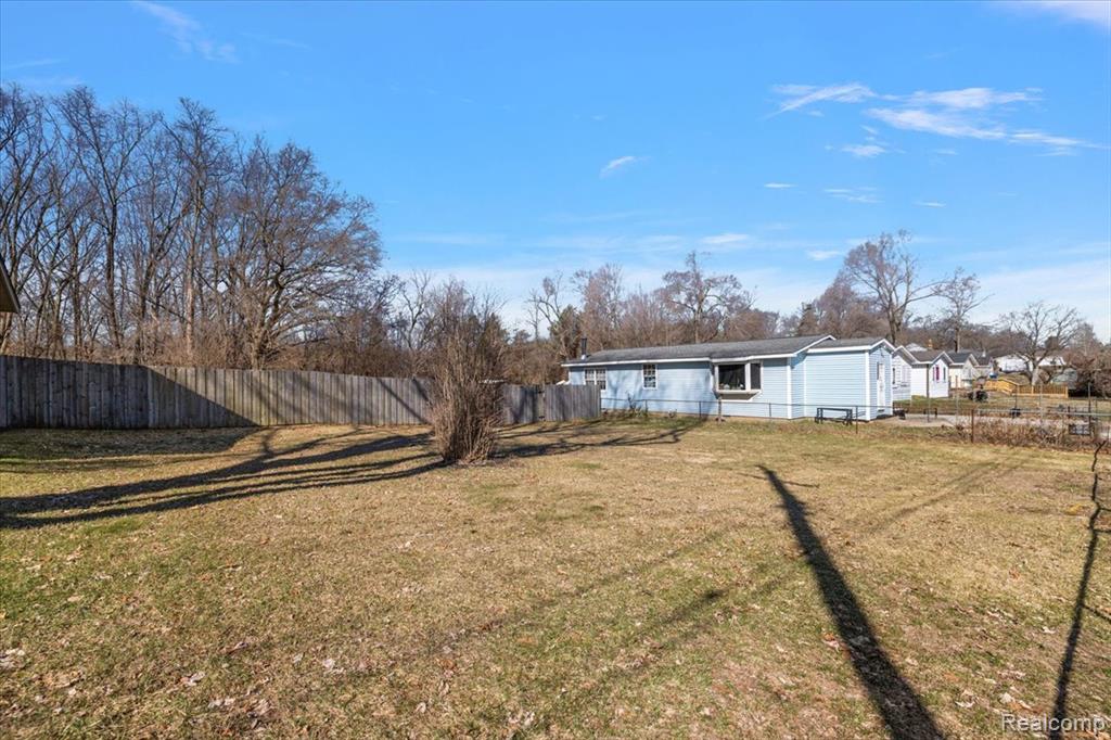 5275 Lake Grove Drive, White Lake, MI 48383 — Photo 44