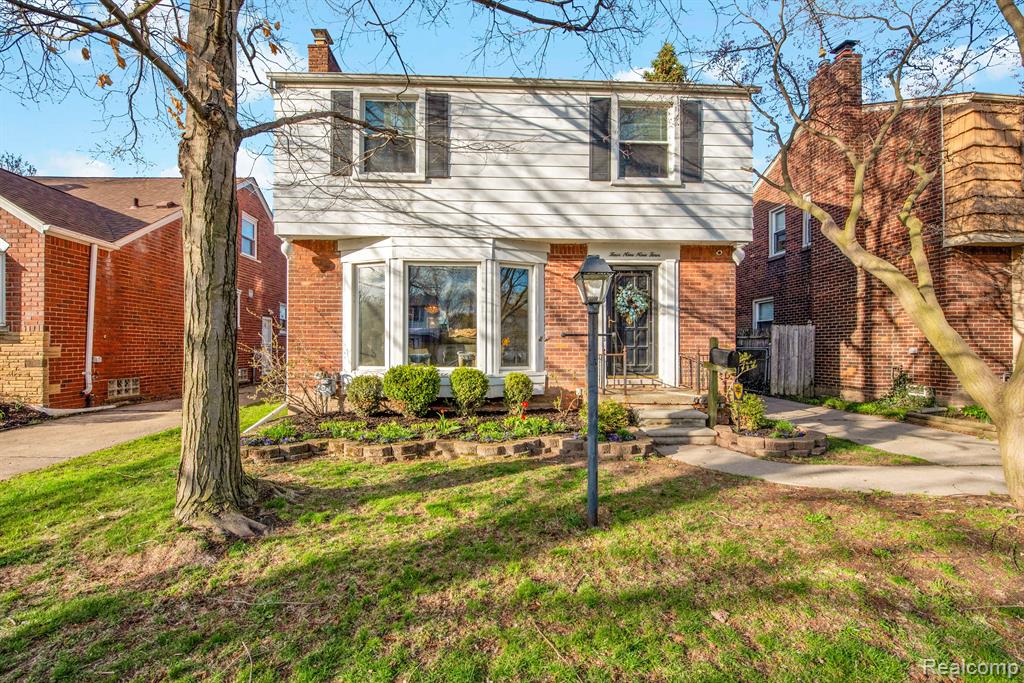 4994 HILLCREST Street, Grosse Pointe, MI 48236 — front exterior