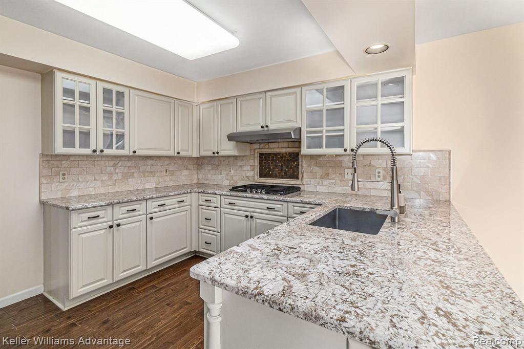 37614 Amber Drive, Farmington Hills, MI 48331 — Photo 14