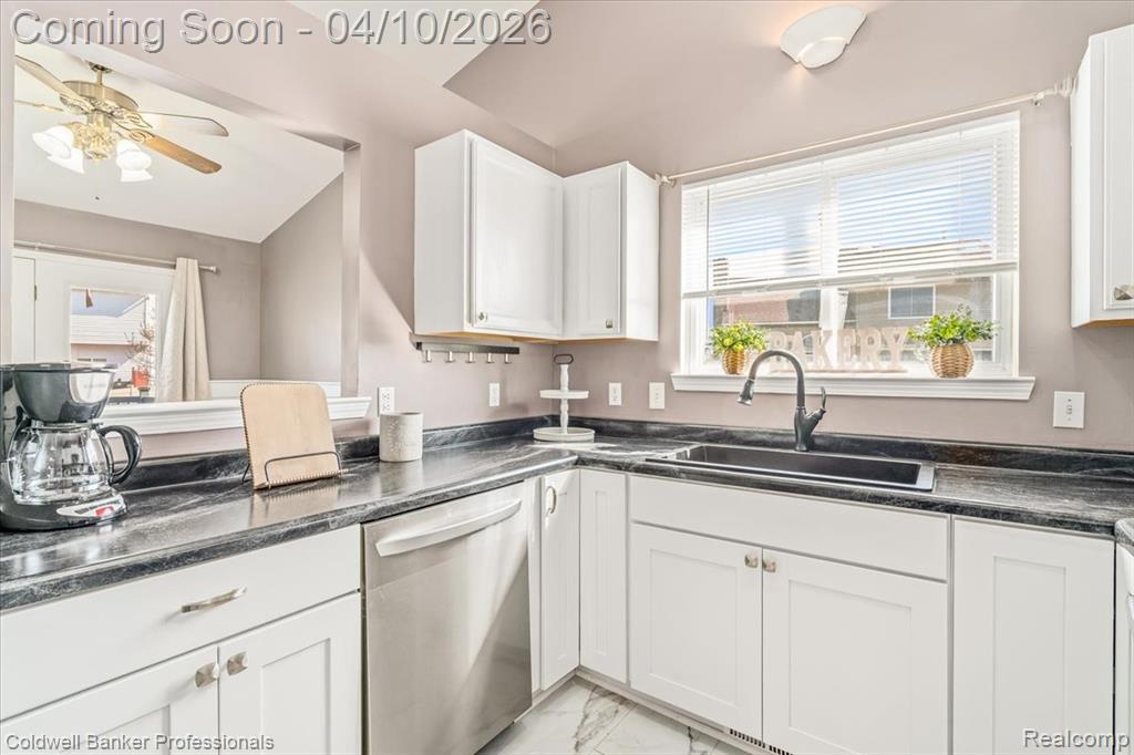 7447 Knollwood Drive, Ypsilanti, MI 48197 — Photo 12