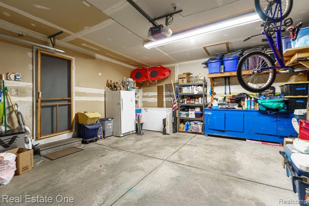 4067 HIGHVIEW, Waterford, MI 48329 — Photo 40