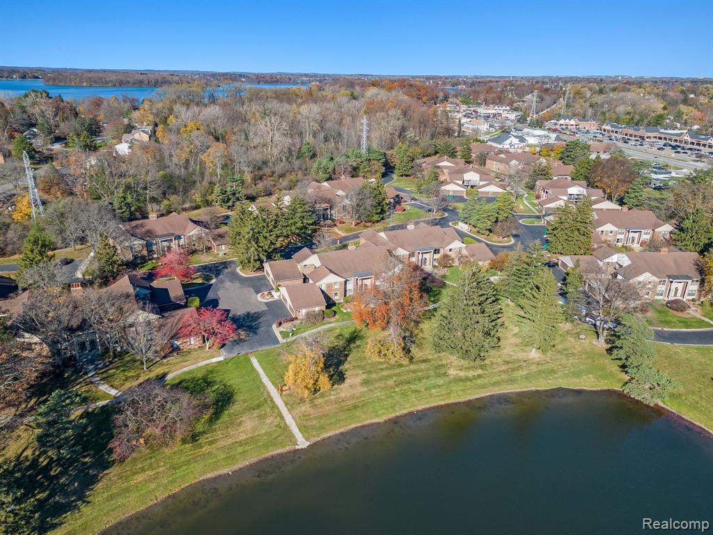 4410 KNIGHTSBRIDGE Lane, West Bloomfield, MI 48323 — Photo 30