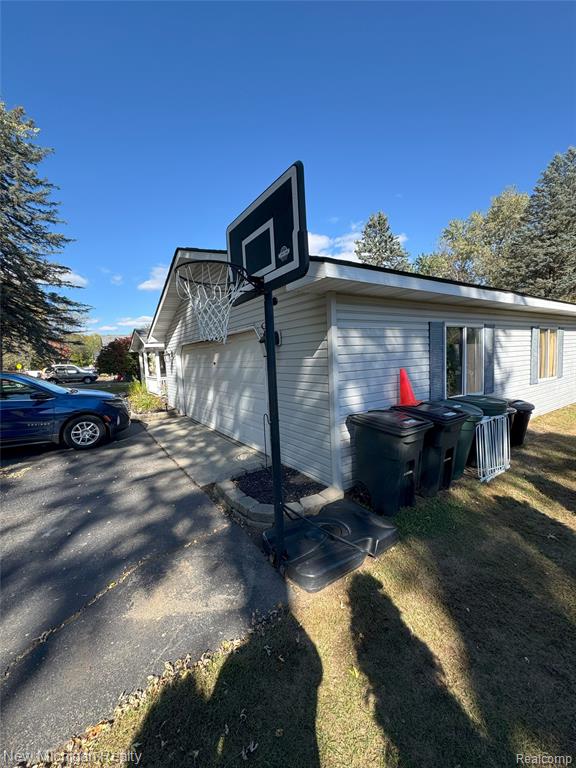 5300 Cecelia Ann Avenue, Clarkston, MI — Photo 8
