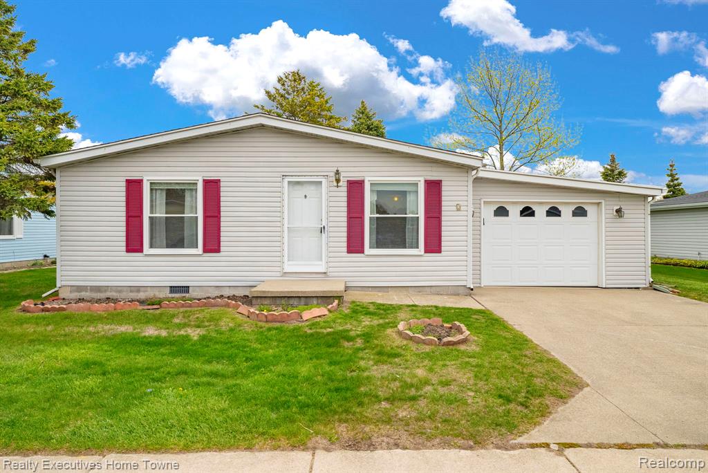 4333 24th Avenue, 2, Fort Gratiot, MI 48059