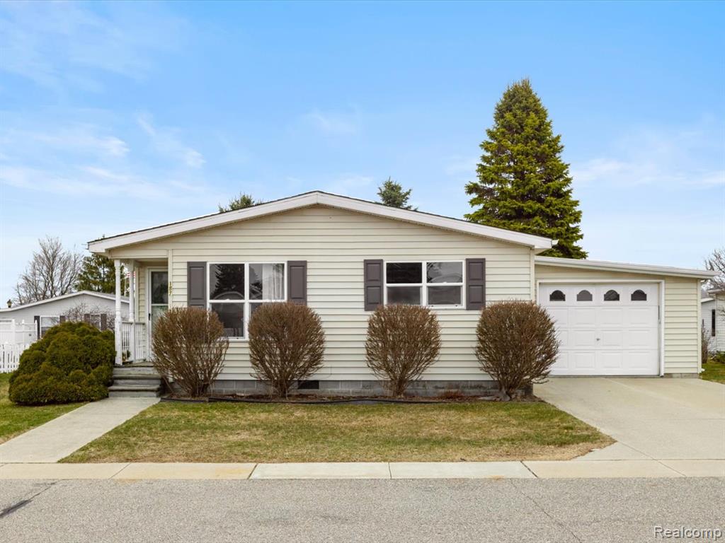 4333 24th #187 Avenue, Fort Gratiot, MI 48059 — front exterior